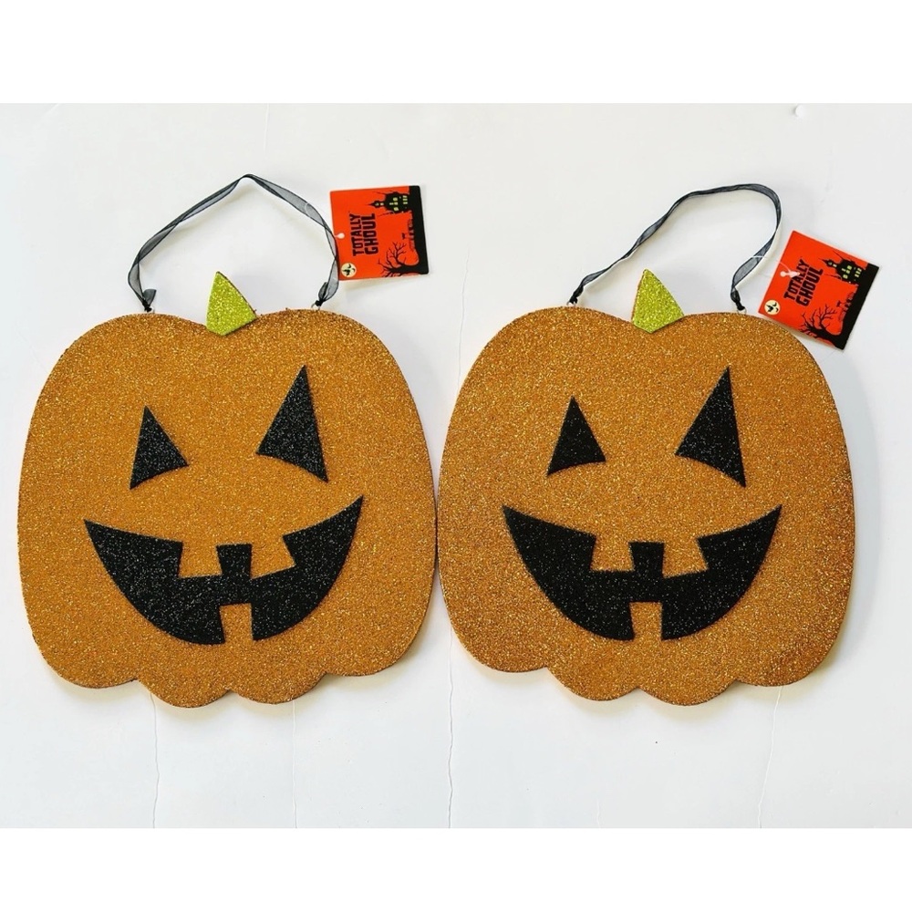 Totally Ghoul Halloween Decorations Wall Hanging Glitter Pumpkin Lot of 2